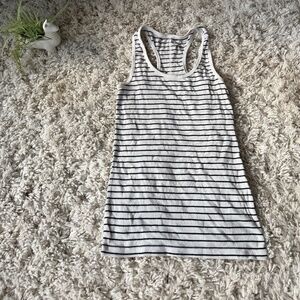 Stylish knit Universal Thread Monochrome Striped Knit women’s summer comfortable